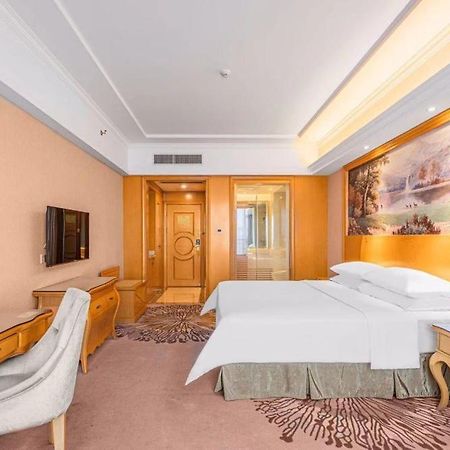 Vienna Hotel Foshan Airport Exterior photo