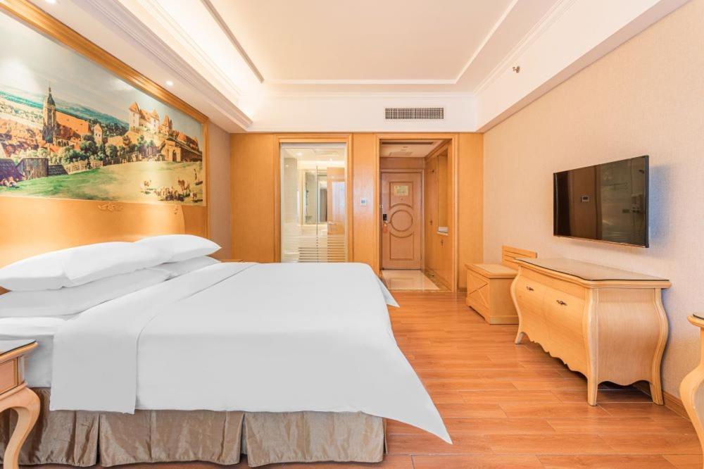 Vienna Hotel Foshan Airport Exterior photo