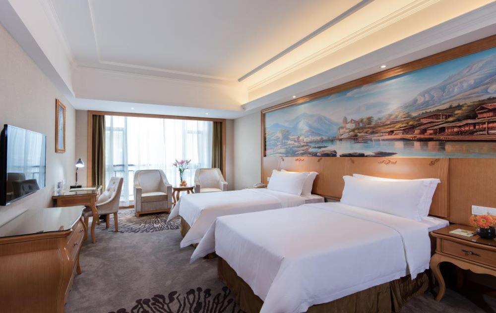 Vienna Hotel Foshan Airport Exterior photo