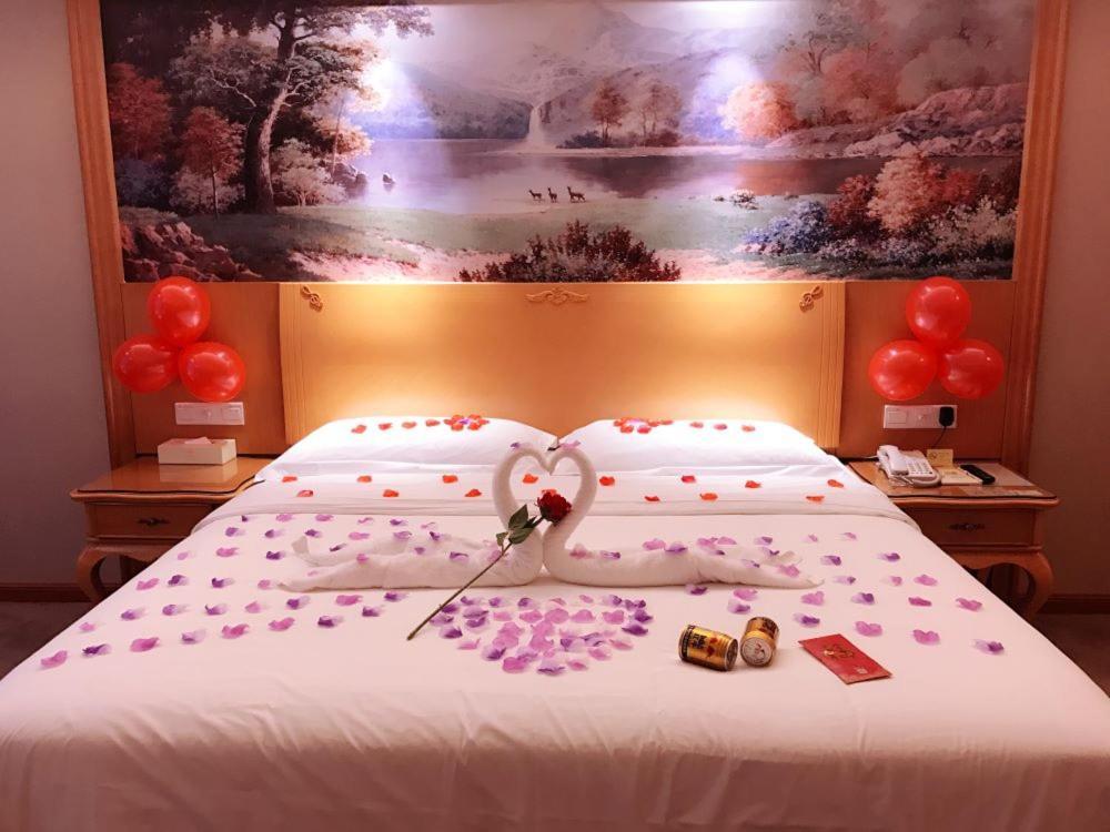 Vienna Hotel Foshan Airport Exterior photo